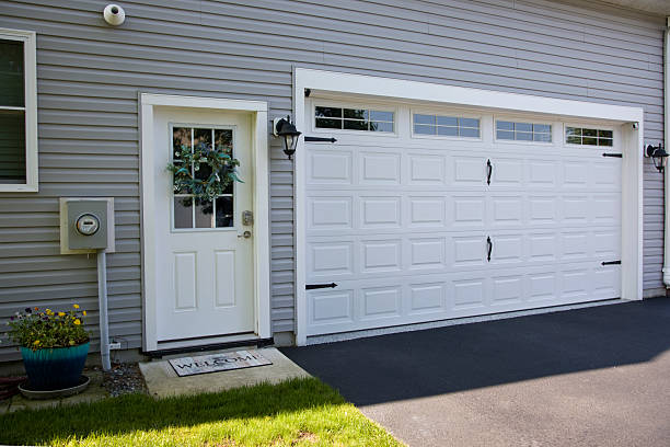 24/7 Emergency Garage Door Panel Replacement experts in Hockley County County, TX